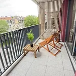 Le Petit Bamboo - *