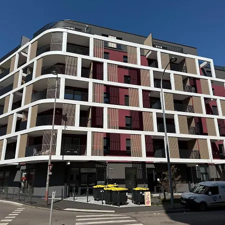 Le Petit Bamboo - *